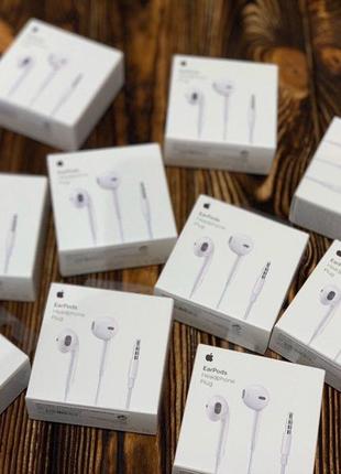 Навушники Apple EarPods 3.5mm та Apple EarPods Lightining