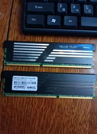 Память DDR3 8 + 8 Гб