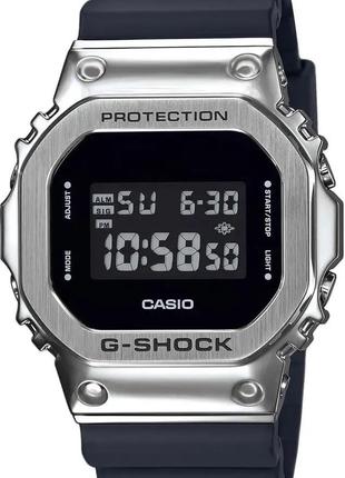 Часы Casio GM-5600-1ER G-Shock. Серебристый ll