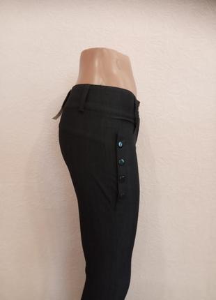 Темно-серые женские брюки -лосины с пуговичками на боках