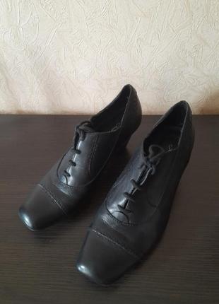 Продам кожаные туфли janet d(40p)