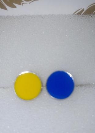 Патриотические серебряные серьги - гвоздики, с желто-синих цветах