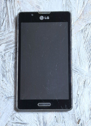 Телефон LG P710 на запчастини