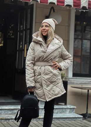 Теплая куртка с капюшоном женская деми на силиконе зима