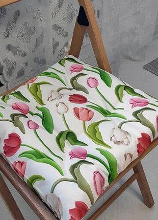 Подушка на стул с завязками тюльпаны