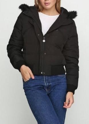 Черная стильная матовая куртка стеганая с капишоном tally weijl