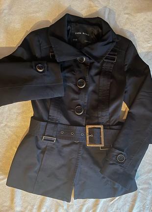 Пальто демісезонне чорне коротке з поясом чорна курточка весняна