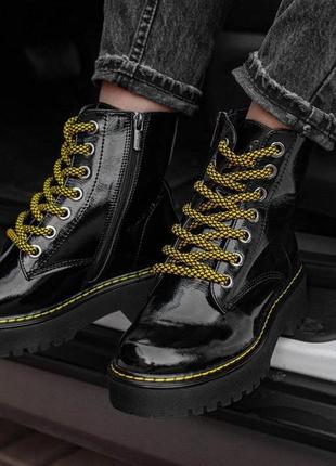 Dr. martens чорні лакові жіночі ботинки з натуральної шкіри ви...