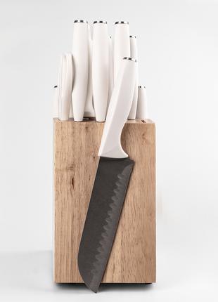 Набор кухонных ножей из стали на подставке, в набор входят 12 ...