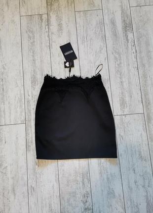 Черная мини юбка с кружевом