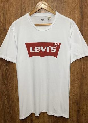 Levis размер l. футболка
