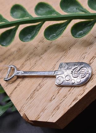 Маленькая серебряная ложка лопатка лопата сувенир оберег
