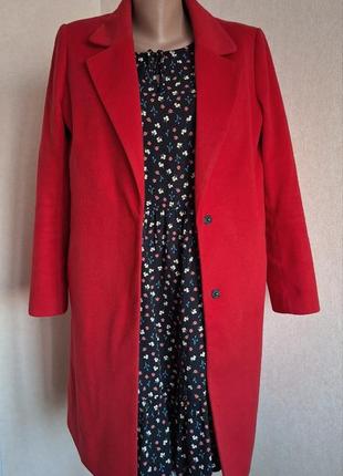 Пальто красное new look с лацканами актуально Красное