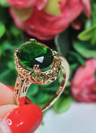Кольцо бижутерия золотое с зеленым камнем