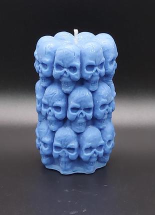 Свеча в форме черепа синего цвета