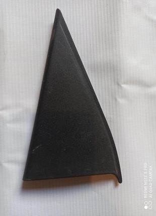 Накладка треугольник внутренний задний правый Опель вектра б