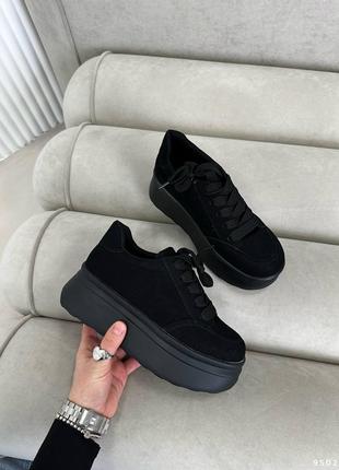 Жіночі чорні замшеві кросівки