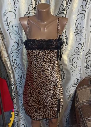 Атласна нічна сорочка з леопардовим принтом hunkemoller