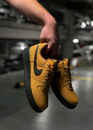 Чоловічі кросівки Nike Air Force 1 07 Low Orange