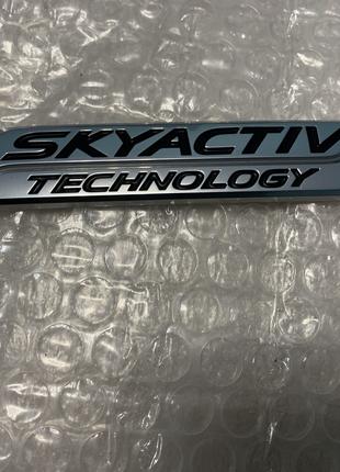 Эмблема "Skyactiv Technology" крышки багажника Mazda 3 BM 2013...