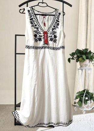 Белое платье-сарафан из хлопка с вышивкой monsoon