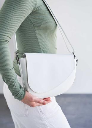 Жіноча сумка напівколо біла сумка через плече кросбоді клатч