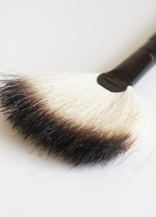 Кисточка кисть для макияжа oriflame