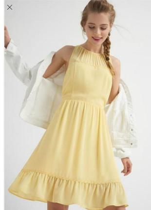 Новое платье лимонного цвета без рукава