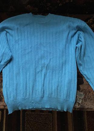 Голубой большой свитер