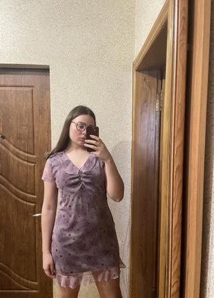 Тренд сукня квітковий принт фіолетова стиль 2000