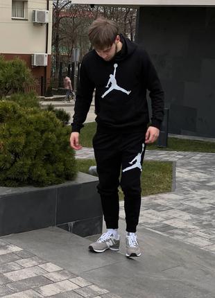 Чоловічий чорний спортивний костюм Jordan