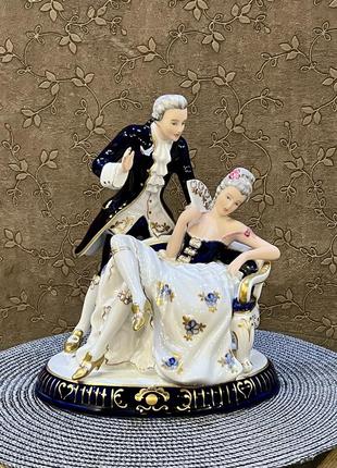 Винтажная фарфоровая статуэтка джентльмен и дама royal dux коб...