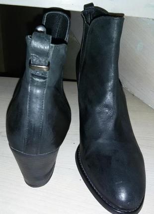 Billibi (дания)- кожаные ботинки-челси 39 размера (25.7 см)