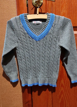 Детский свитер на 6 лет.