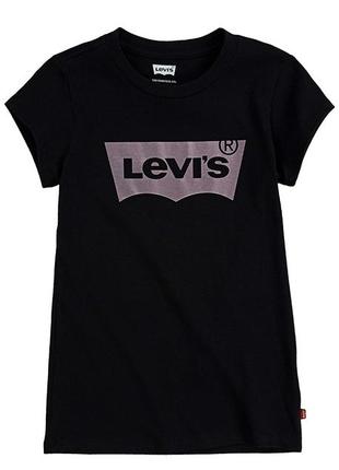 Новая футболка levi's 4-5 лет.