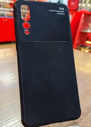 Чехол-накладка на телефон Huawei P20 Pro черного цвета