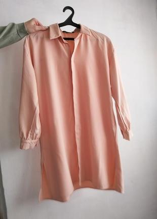 Нежное платье персикового цвета