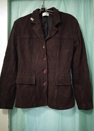 Классический пиджак коричневого цвета