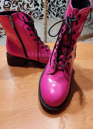 Шикарні рожеві лакові черевики