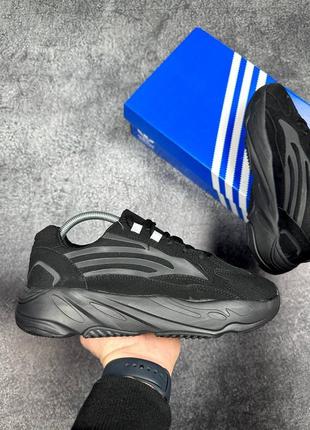 Adidas yeezy 700 black