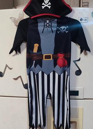 Карнвплечный костюм пирата на 3-4 года