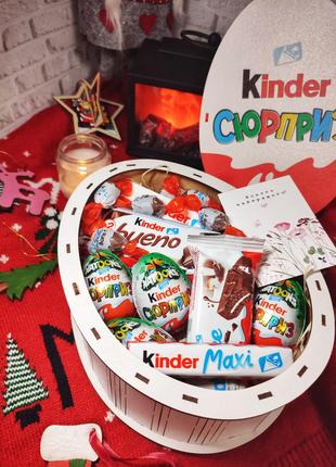 Подарочный набор сладостей в деревянной коробке Яйцо Kinder код06