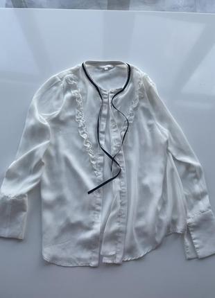 Белая шифоновая блузка с завязками на шее