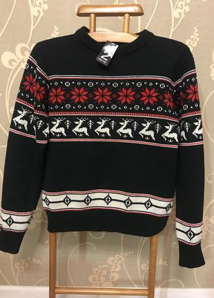 Нереально красивый и стильный вязаный свитер.