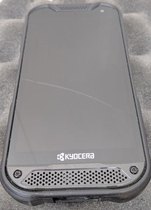 Kyocera Duraforce Pro2 (E6920), вологозахищений, протиударний