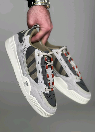 Чоловічі кросівки Adidas Adi2000