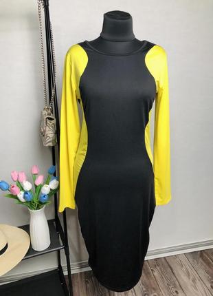 Жовто-чорна приталена сукня