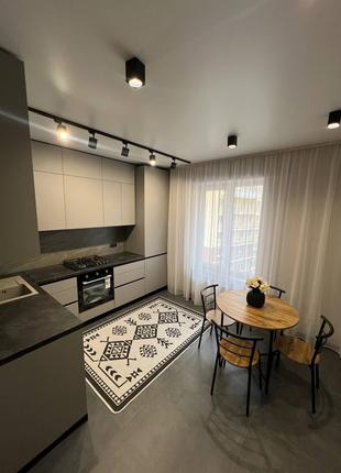 Продам однокомнатную квартиру с кухней- студией в ЖК ВИА РОМА
