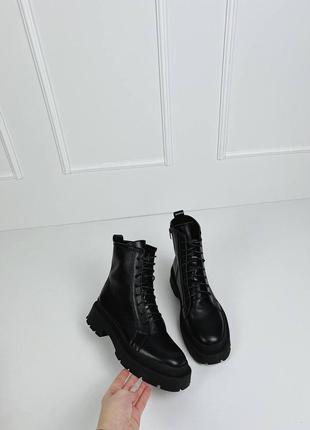 Ботинки на шнурках из натуральной кожи