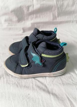 Демисезонные детские ботинки на липучках